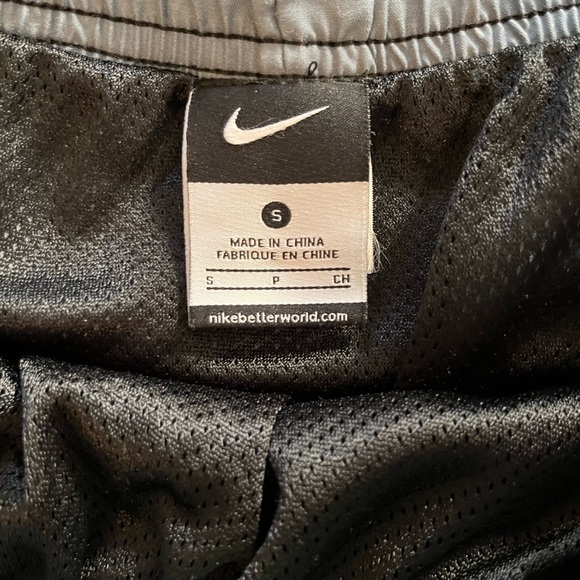🏃‍♀️ Nike Running Shorts | Women’s Size Small | Black, Gray & Neon | Has Flaws! - Picture 6 of 15
